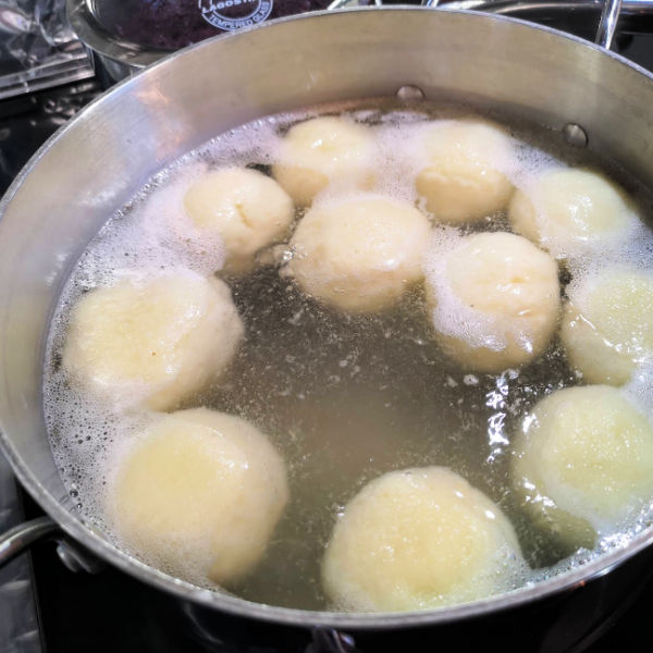 German Potato Dumpling Soup {Kartoffelknödel Suppe}
