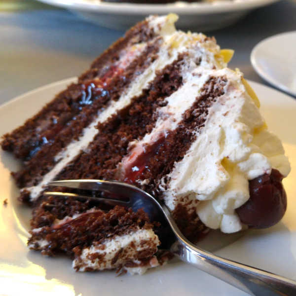 Black Forest Cake (Schwarzwälder Kirschtorte) Recipe - Making Life Delicious