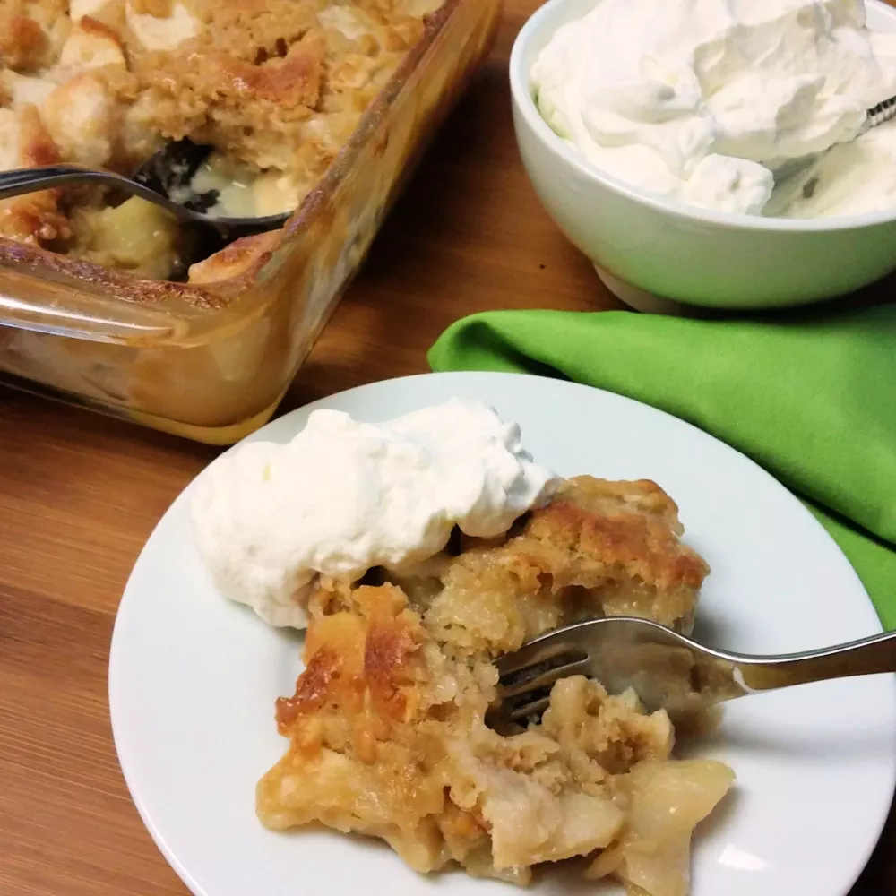 German Apple Pudding Cake – Heidi's Apfel-Puddingkuchen